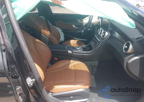 2020 Mercedes-Benz C 300 4Matic z USA, uszkodzony, nr VIN W1KWF8EB9LR571297